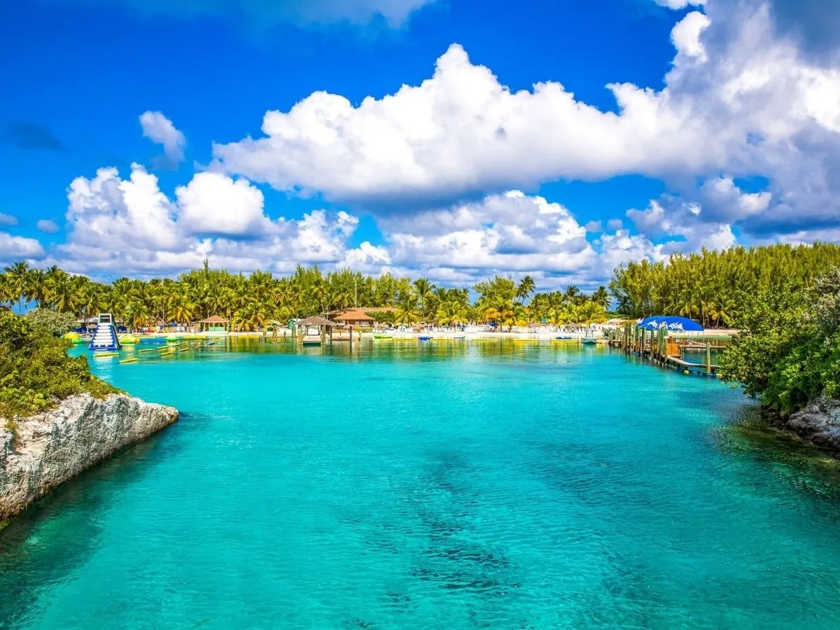 Blur Lagoon Nassau
