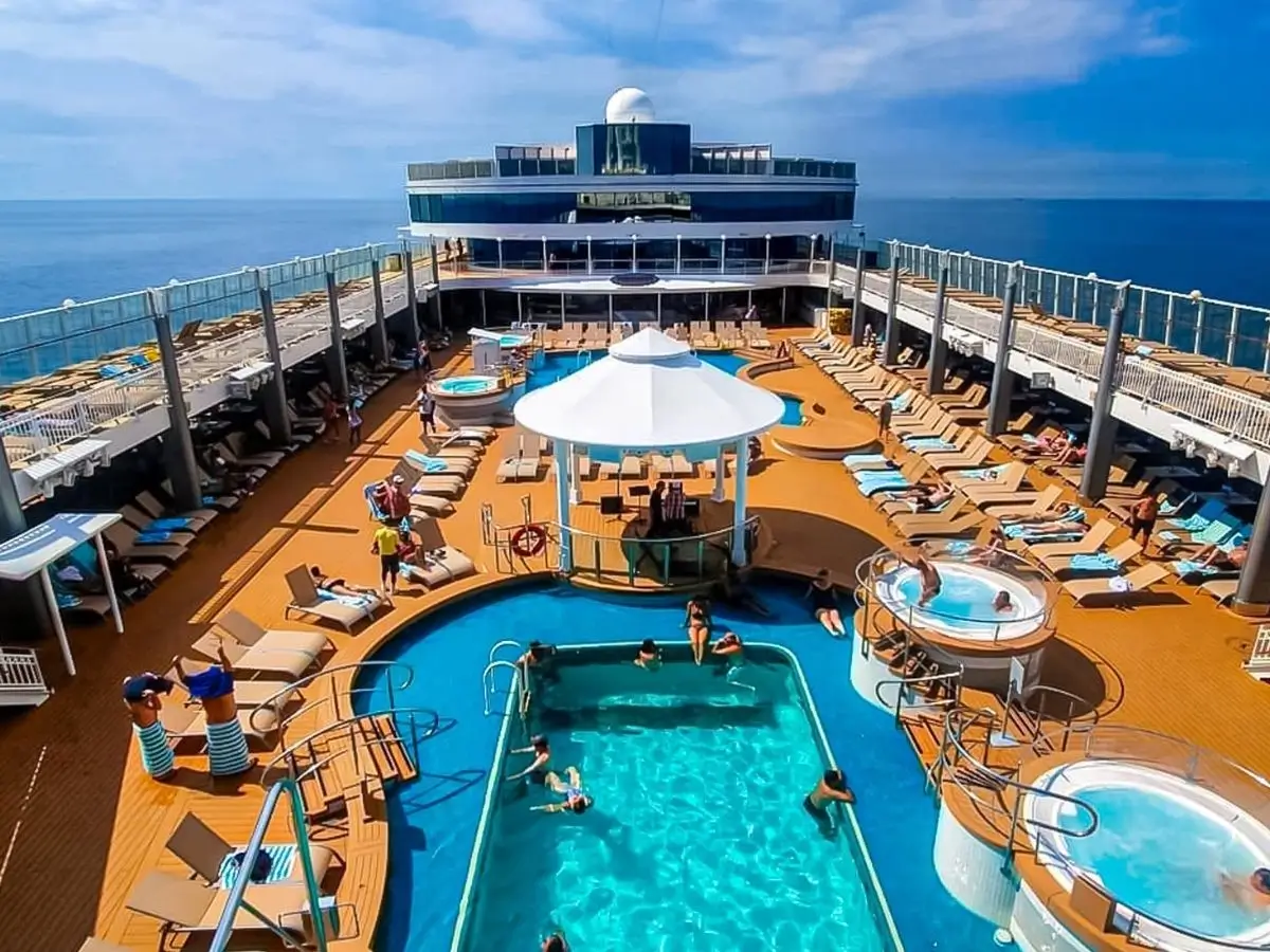 NCL Sundeck