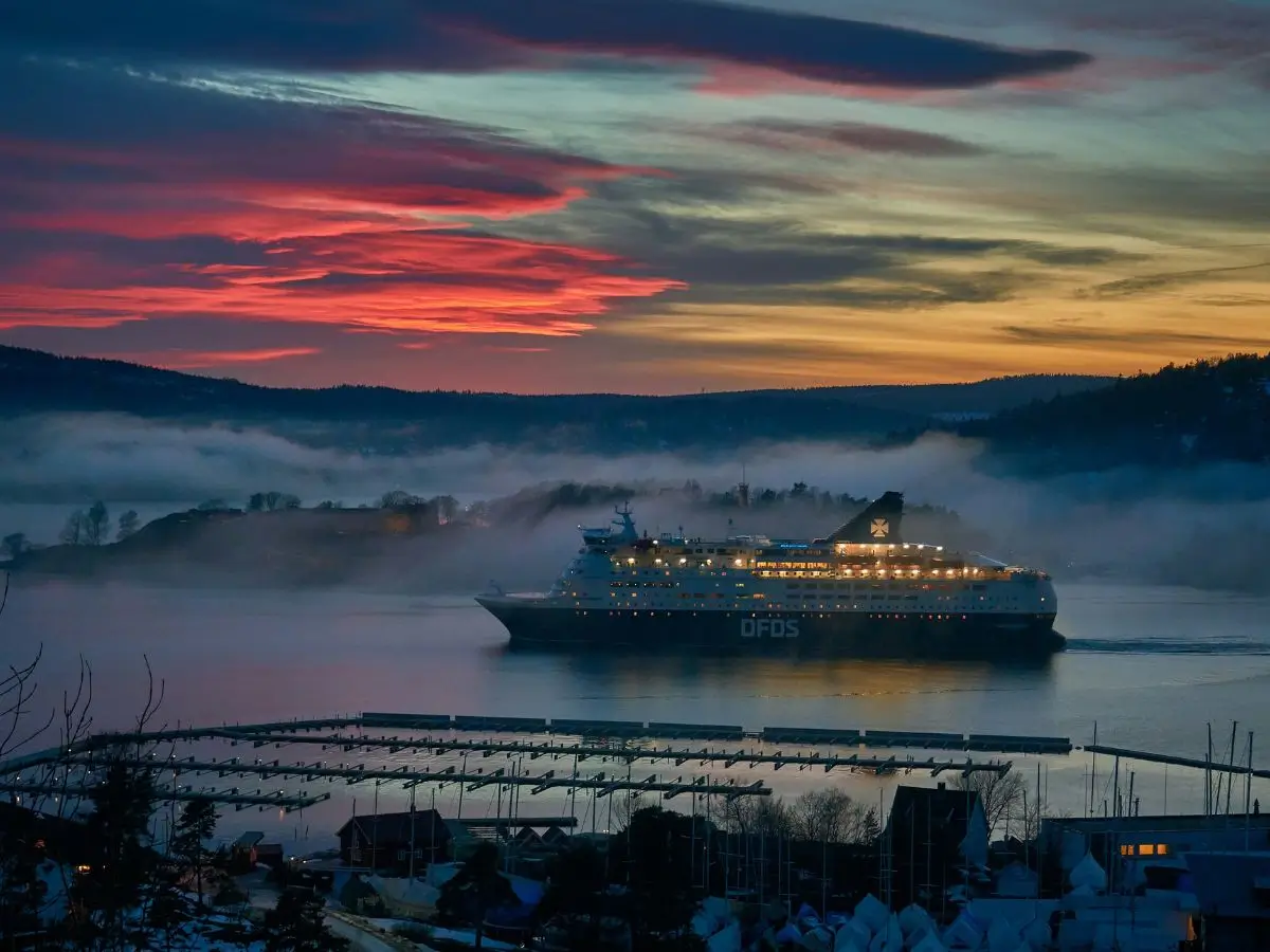 Cruise Ship navigating