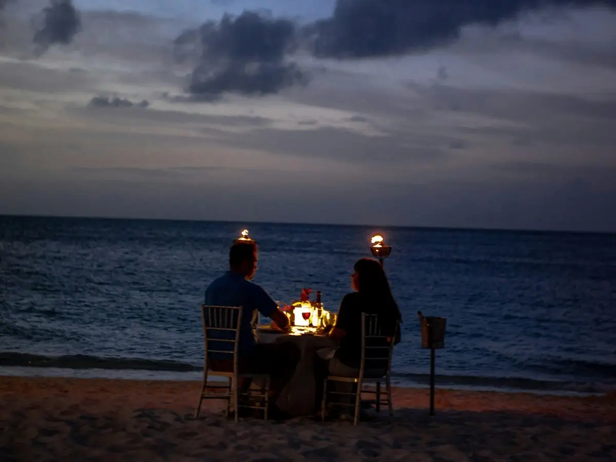 Candlelit dinner on the beach