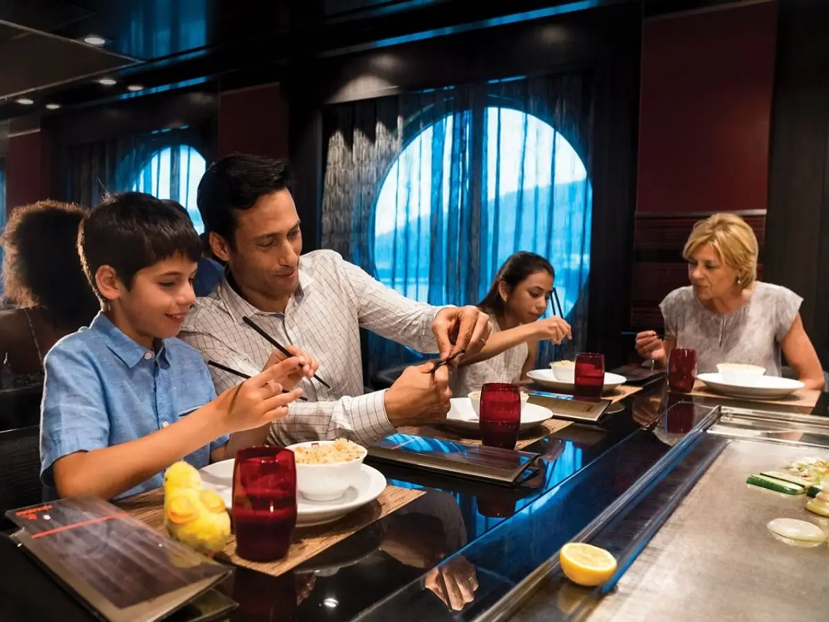 Family dinner on cruise